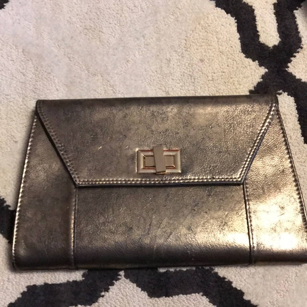 Aldo Clutch